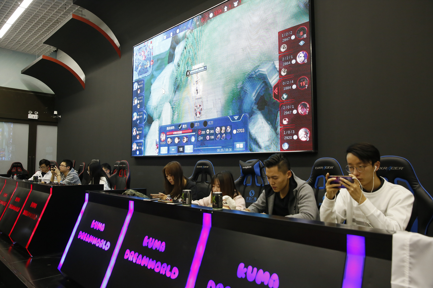 H4cker ：即使我在一级或两级阶段阵亡，在前十五分钟内应该没有人能打败我